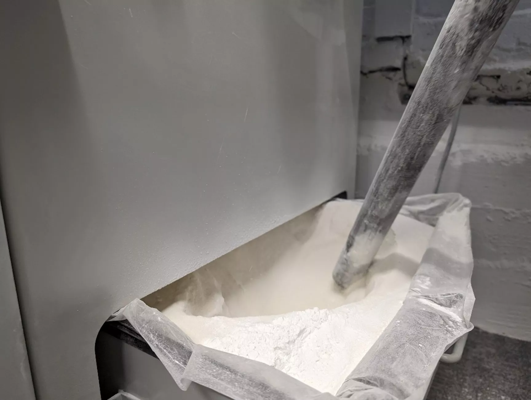Remove Waste Powder from DyeMansion Powershot C